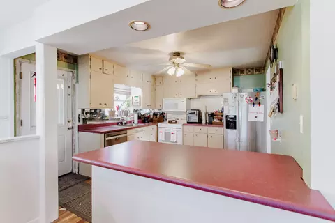 Kitchen - Undisclosed, Chicago, IL 60646 photo 2 of 4