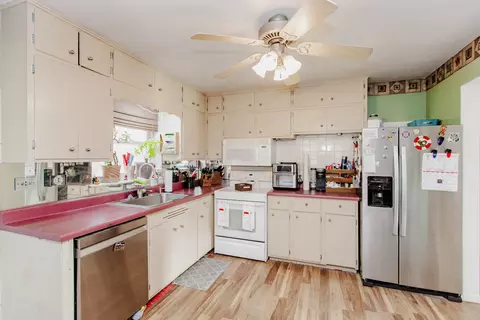 Kitchen - Undisclosed, Chicago, IL 60646 photo 4 of 4