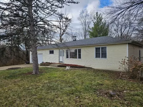 2503 N Freedom Dr, Mchenry, IL 60050
