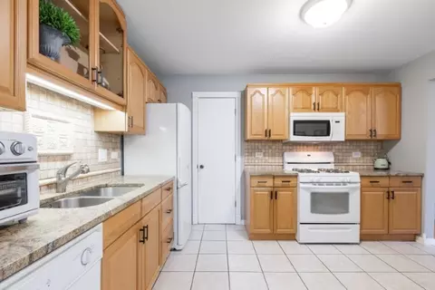 1500 Canbury Ct #B2, Wheeling, IL 60090 photo 9