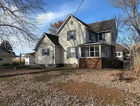 Other - 215 Chicago St, Dewitt, IL 61735 photo 5 of 12