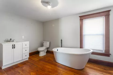 Bath - 215 Chicago St, Dewitt, IL 61735 photo 3 of 3