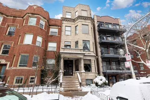 710 W Barry Ave #2, Chicago, IL 60657
