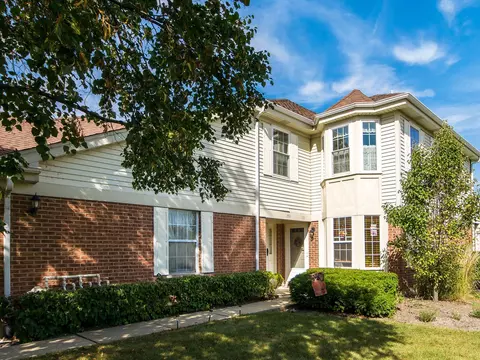 153 E Fabish Dr #153, Buffalo Grove, IL 60089