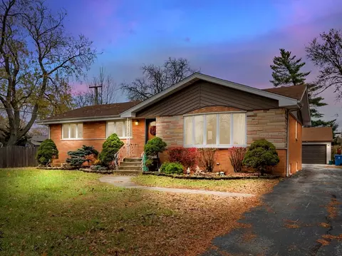 6819 W 127th St, Palos Heights, IL 60463
