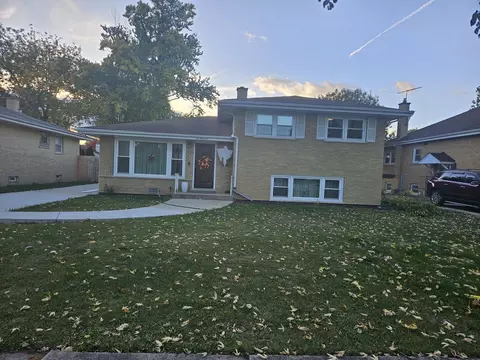 614 Forest Rd, La Grange Park, IL 60526