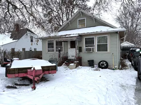 1611 W 3rd St, Dixon, IL 61021 photo 1