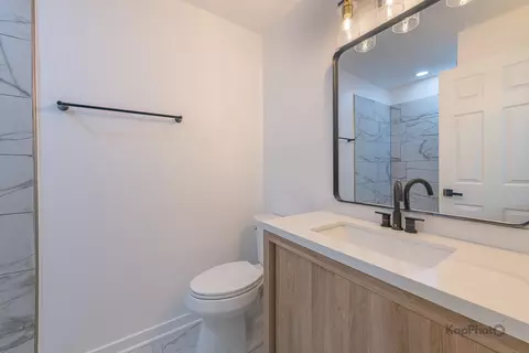 Bath - 2139 W 24th St, Chicago, IL 60608 photo 4 of 9