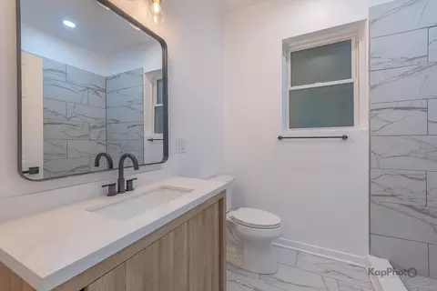 Bath - 2139 W 24th St, Chicago, IL 60608 photo 2 of 9