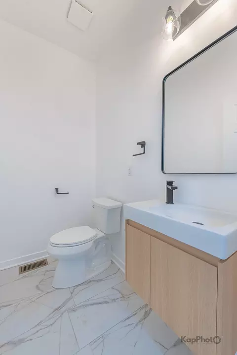 Bath - 2139 W 24th St, Chicago, IL 60608 photo 1 of 9