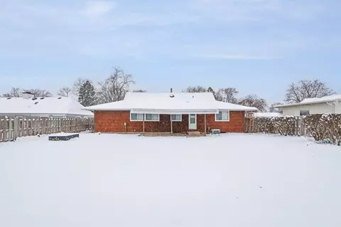Exterior - 40 Codorus Rd, Montgomery, IL 60538 photo 2 of 2
