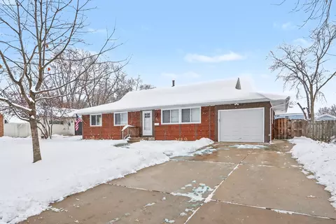 40 Codorus Rd, Montgomery, IL 60538