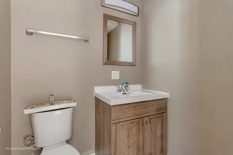Bath - 1715 E 70th St, Chicago, IL 60649 photo 1 of 2