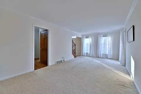 1612 Stonebridge Trl, Wheaton, IL 60189 photo 8