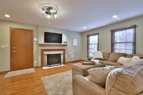 1612 Stonebridge Trl, Wheaton, IL 60189 photo 13