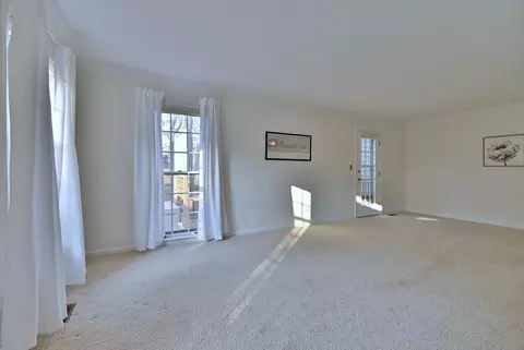 1612 Stonebridge Trl, Wheaton, IL 60189 photo 5