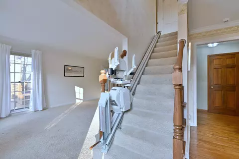 1612 Stonebridge Trl, Wheaton, IL 60189 photo 4