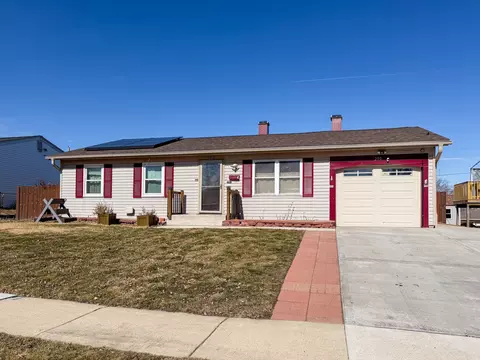 290 E Wrightwood Ave, Glendale Heights, IL 60139
