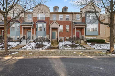 1559 Station Park Dr, Grayslake, IL 60030