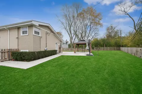 Exterior - 241 Glendale Rd, Glenview, IL 60025 photo 4 of 4
