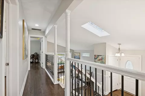 Entry Way - 241 Glendale Rd, Glenview, IL 60025 photo 1 of 2