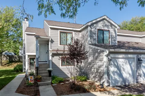 125 Manchester Ct #125, Schaumburg, IL 60193