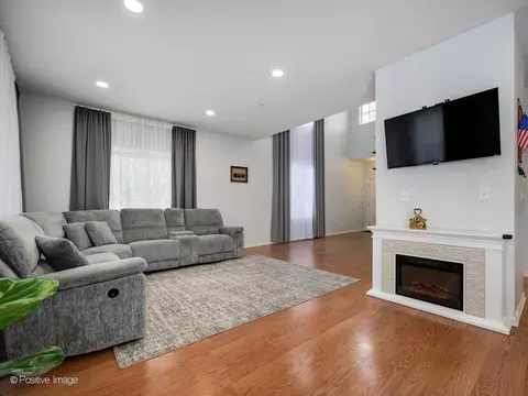 1818 Kelberg Ave, Hoffman Estates, IL 60192 photo 7