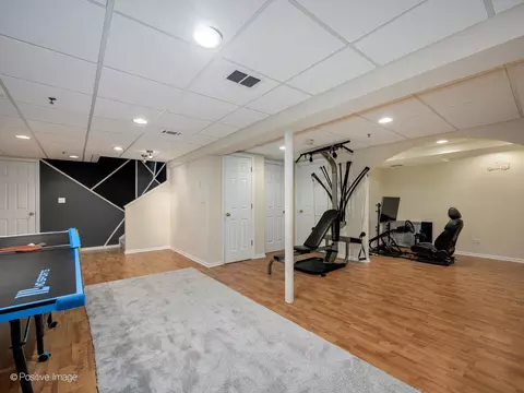 1818 Kelberg Ave, Hoffman Estates, IL 60192 photo 23