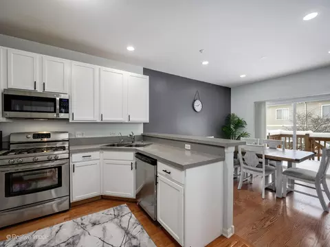 1818 Kelberg Ave, Hoffman Estates, IL 60192 photo 10