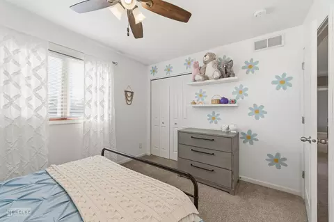 Bedroom - 814 Edgewater Dr, Minooka, IL 60447 photo 5 of 7