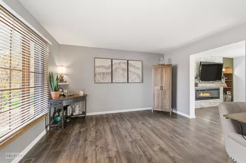 Living - 814 Edgewater Dr, Minooka, IL 60447 photo 1 of 6