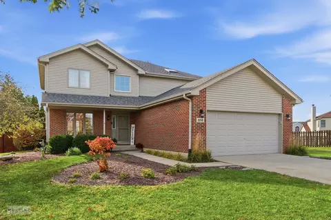 814 Edgewater Dr, Minooka, IL 60447