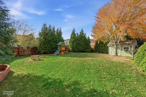 Exterior - 814 Edgewater Dr, Minooka, IL 60447 photo 8 of 10