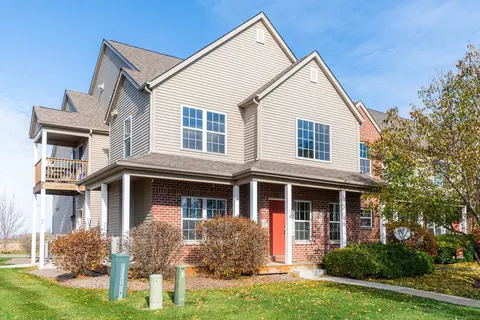 639 Stonegate Dr, Sycamore, IL 60178
