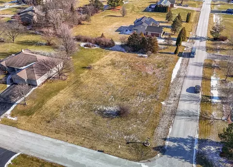 2552 E Royal Ridge Dr, Crete, IL 60417