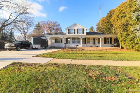 527 W Madison St, Belvidere, IL 61008