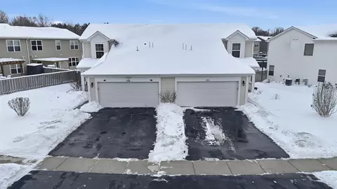 163 Maryland Ln, Pingree Grove, IL 60140