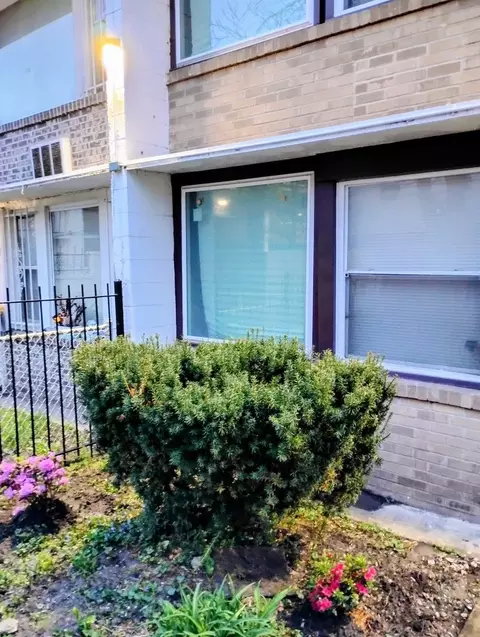 Undisclosed, Chicago, IL 60615