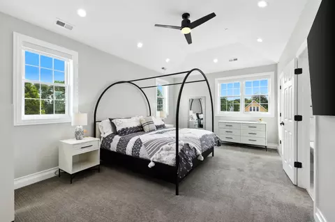 Bedroom - 3518 Oak Ave, Brookfield, IL 60513 photo 1 of 3