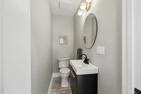Bath - 3518 Oak Ave, Brookfield, IL 60513 photo 1 of 6