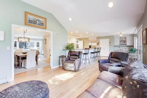 21 Timber Ln, Northbrook, IL 60062 photo 23
