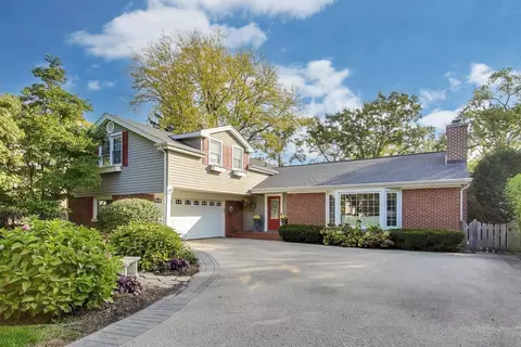 21 Timber Ln, Northbrook, IL 60062