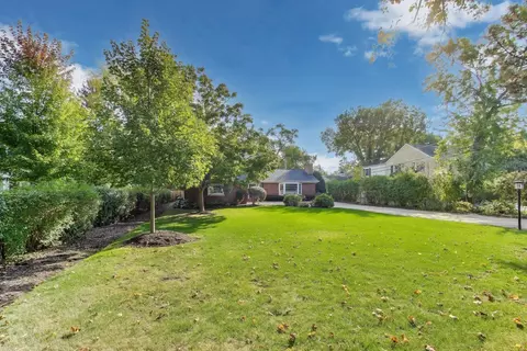 21 Timber Ln, Northbrook, IL 60062 photo 2