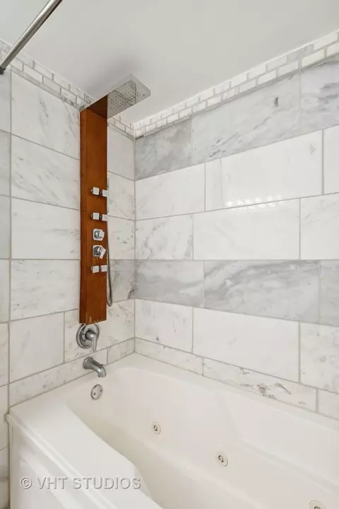 Bath - 212 E Cullerton St #PH06, Chicago, IL 60616 photo 2 of 3