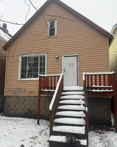 8118 S Muskegon Ave, Chicago, IL 60617