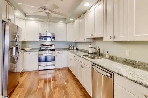 10 E Burlington St #2C, Riverside, IL 60546 photo 8