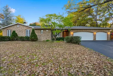 821 Killarney Pass Cir, Mundelein, IL 60060