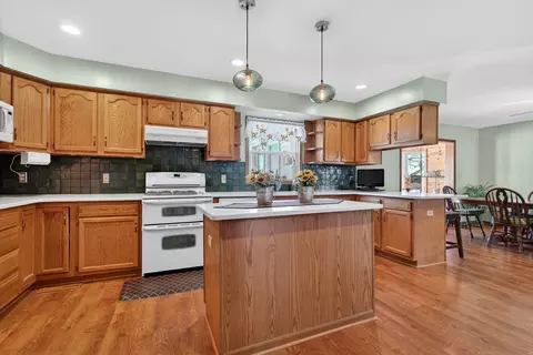 2420 N Dwight Rd, Morris, IL 60450 photo 9
