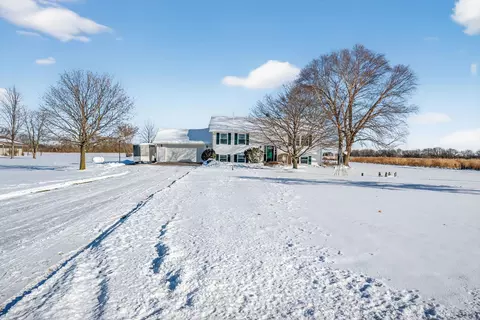 2420 N Dwight Rd, Morris, IL 60450 photo 3
