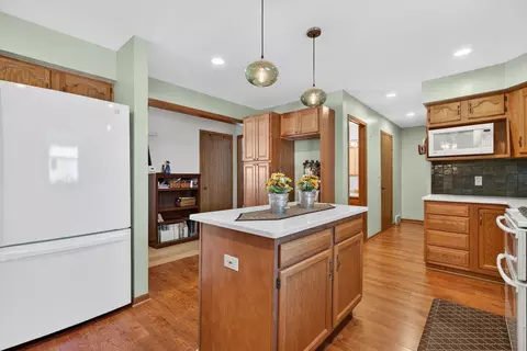 2420 N Dwight Rd, Morris, IL 60450 photo 8